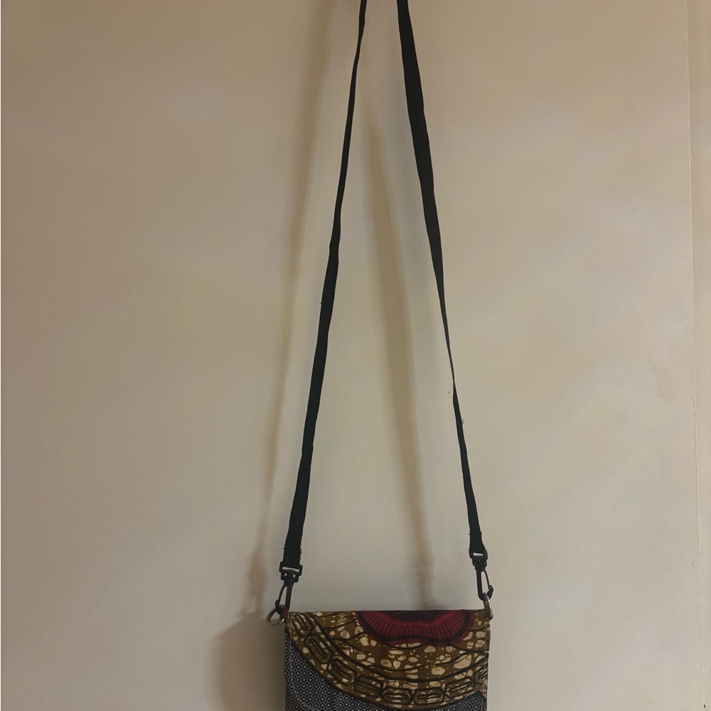 UNIQUE Black,Gold&Red Crossbody.Rectangular BY CHIGENVY-Waxed material.VINTAGE